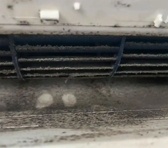 龙港空调吹的风有股烧焦味是怎么回事